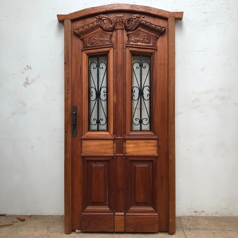 Puerta de entrada estilo colonial tallada a medida - F4103