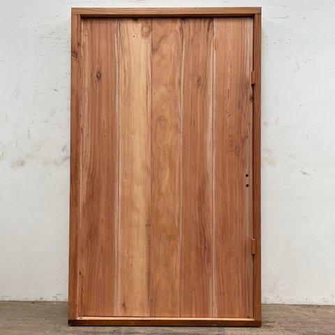 Puerta de entrada pivot estilo moderno Cedro - Cod: F5638 a medida