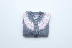 Cardigan de lana gris con guarda rosa en internet