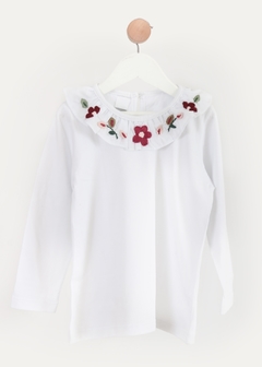 Remera de algodón manga larga con bordado y volado morado