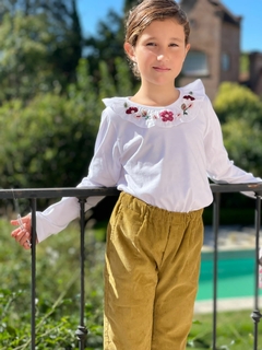 Remera de algodón manga larga con volado y bordado ciruela, rosa, beige verde en internet