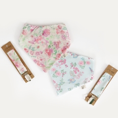 Conjunto babero bandana de algodón con portachupete floreado rosa
