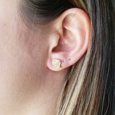 Brinco-elefante-com-micro-zirconias-folheado-em-ouro-18k