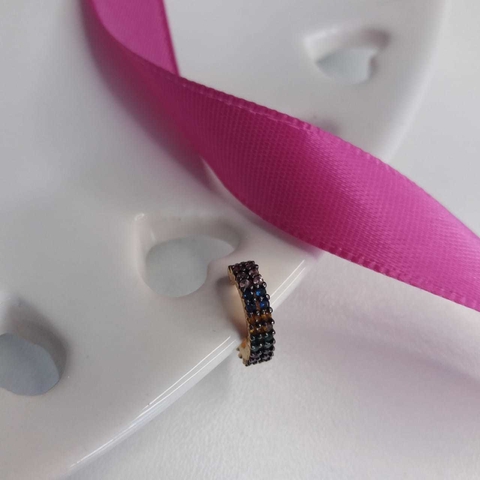 Piercing-fino-com-zirconias-coloridas-folheado-em-ouro-18k