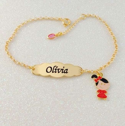 Pulseira personalizada infantil com nome e pingente folheado em ouro 18k