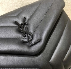 YSL LouLou All Black na internet