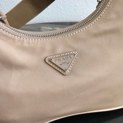 Prada Re-Edition Nylon Nude - Bolsas na Web™