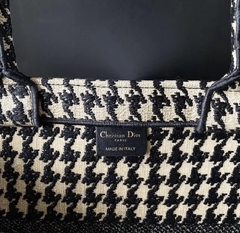 Dior Book Tote P&B