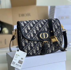 Dior Bobby Blue Monogram na internet
