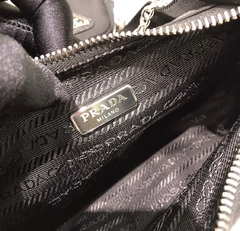 Prada Re-Edition Nylon na internet