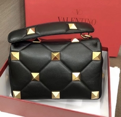 Valentino Roman Stud Black - comprar online