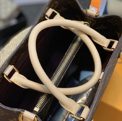 LV Montaigne na internet