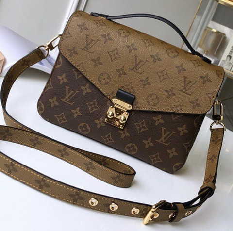 LV Pochette Metis Monogram Reverse