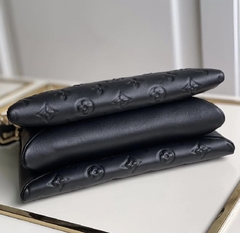 LV Coussin Preta na internet