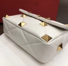 Imagem do Valentino Roman Stud