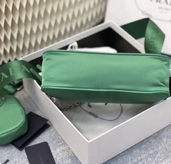 Prada Re-Edition Nylon Verde - Bolsas na Web™