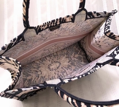 Imagem do Dior Book Tote Pink