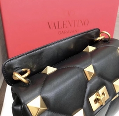 Valentino Roman Stud Black na internet