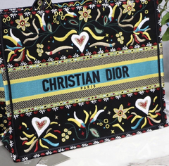 Dior Book Tote na internet