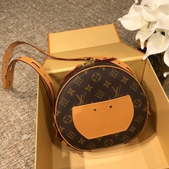 LV Chapeau Boite na internet