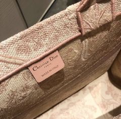 Imagem do Dior Book Tote Rose