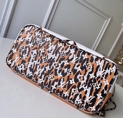 Imagem do YSL LouLou Puffer Off-white