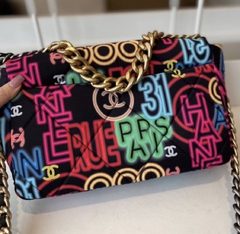 Chanel Flap 19 Printed Graffiti - Bolsas na Web™