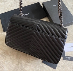 YSL College Grande na internet