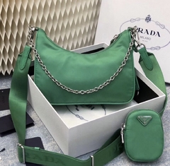 Prada Re-Edition Nylon Verde na internet