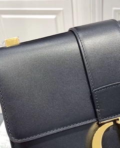 Dior 30 Montaigne Black na internet