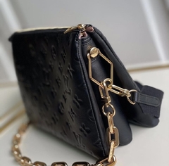 LV Coussin Preta - comprar online