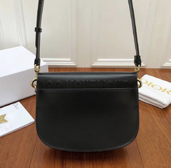 Dior Bobby Black na internet