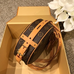 LV Chapeau Boite - comprar online