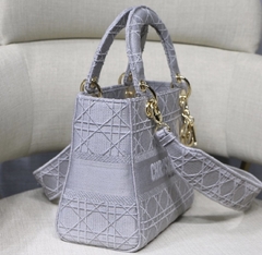 Imagem do Dior Lady D-Lite Cinza