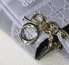 Dior Lady D-Lite Cinza na internet