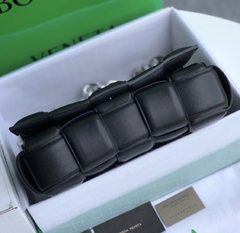 Bottega Veneta The Chain Cassette na internet