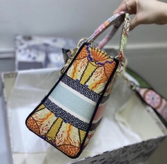 Dior Lady D-Lite In Lights na internet