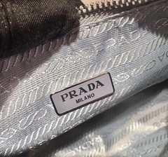 Prada Re-Edition Nylon Azul na internet