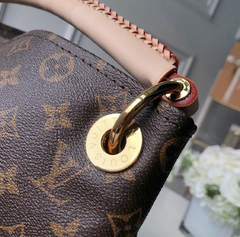 LV Artsy Monogram na internet