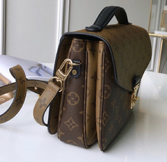 LV Pochette Metis Monogram Reverse - comprar online