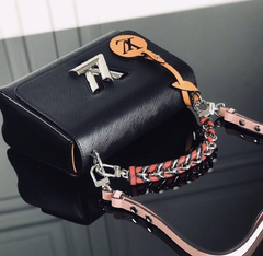 LV Twist na internet