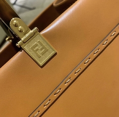 Fendi Shopper Leather na internet
