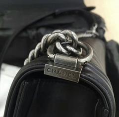 Chanel Boy Jumbo na internet