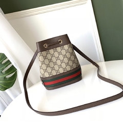Gucci Monogram Bucket - comprar online