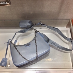 Prada Re-Edition Nylon Azul - comprar online