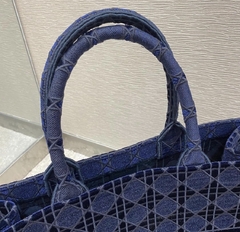 Imagem do Dior Book Tote Velvet