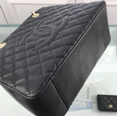 Chanel Shopper Black Caviar Gold na internet