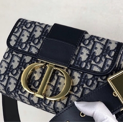 Dior 30 Montaigne Mini na internet