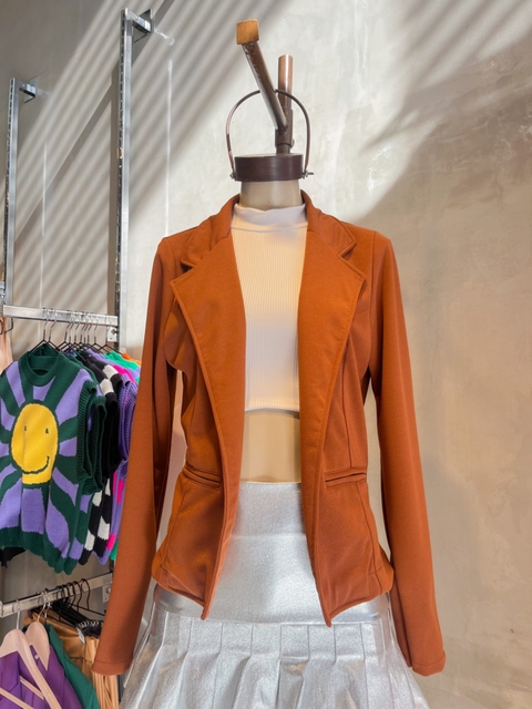 BLAZER ELASTIZADO CON BOTON Y BOLSILLO OJAL - comprar online