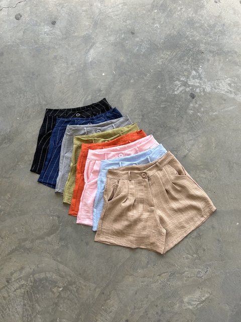 SHORT SASTRERO LIVIANO RAYADO BOTON AL TONO